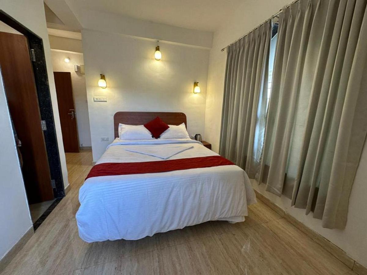 Hotel Sandesh Palace 罗纳瓦拉 外观 照片