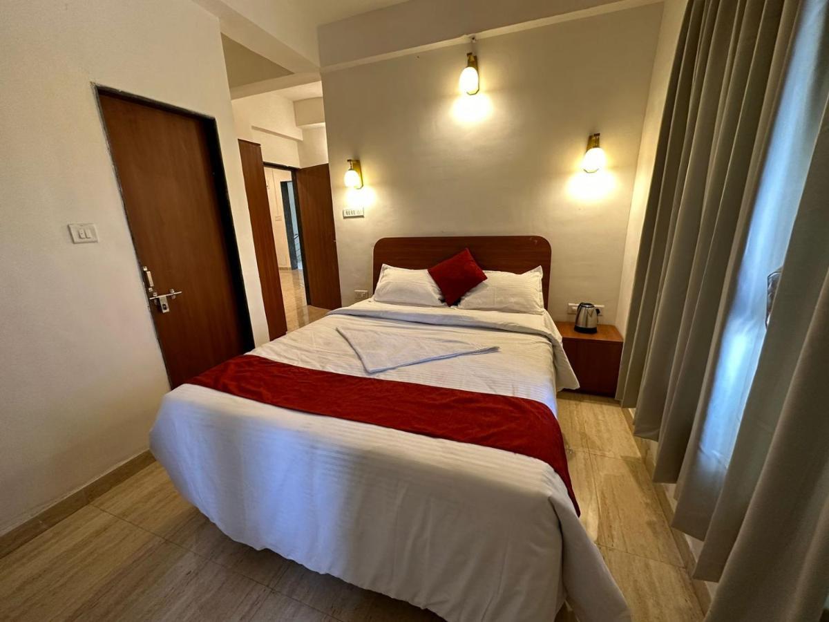 Hotel Sandesh Palace 罗纳瓦拉 外观 照片