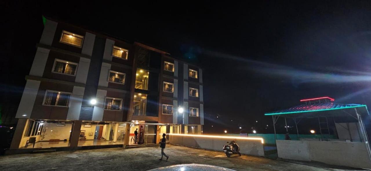 Hotel Sandesh Palace 罗纳瓦拉 外观 照片