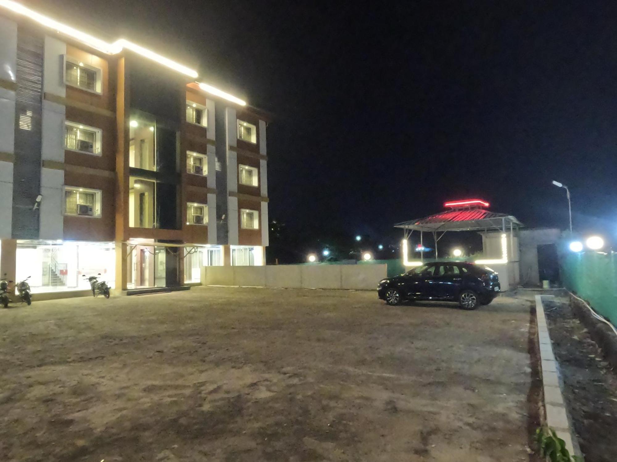 Hotel Sandesh Palace 罗纳瓦拉 外观 照片