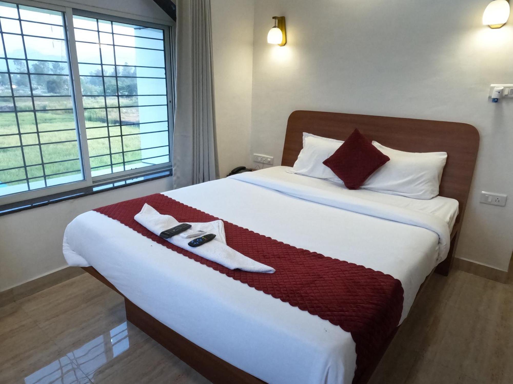Hotel Sandesh Palace 罗纳瓦拉 外观 照片